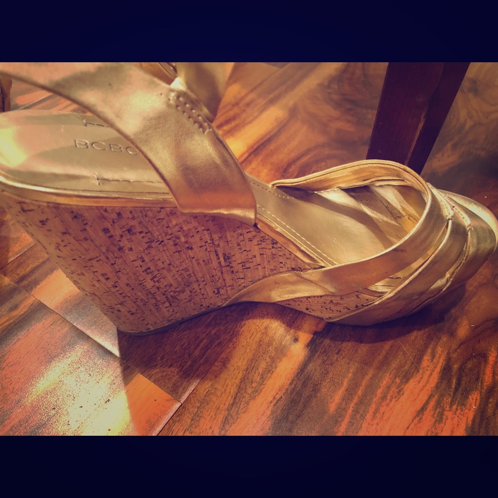 BCBG gold metallic wedges